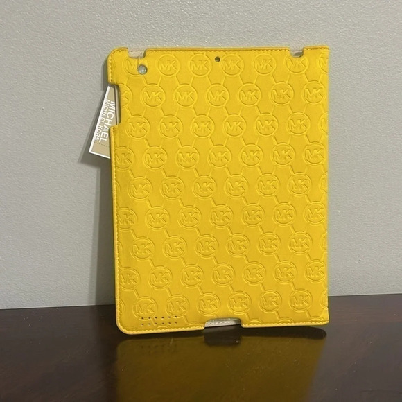 Michael Kors Neoprene iPad sleeve in Citrus - Picture 4 of 6